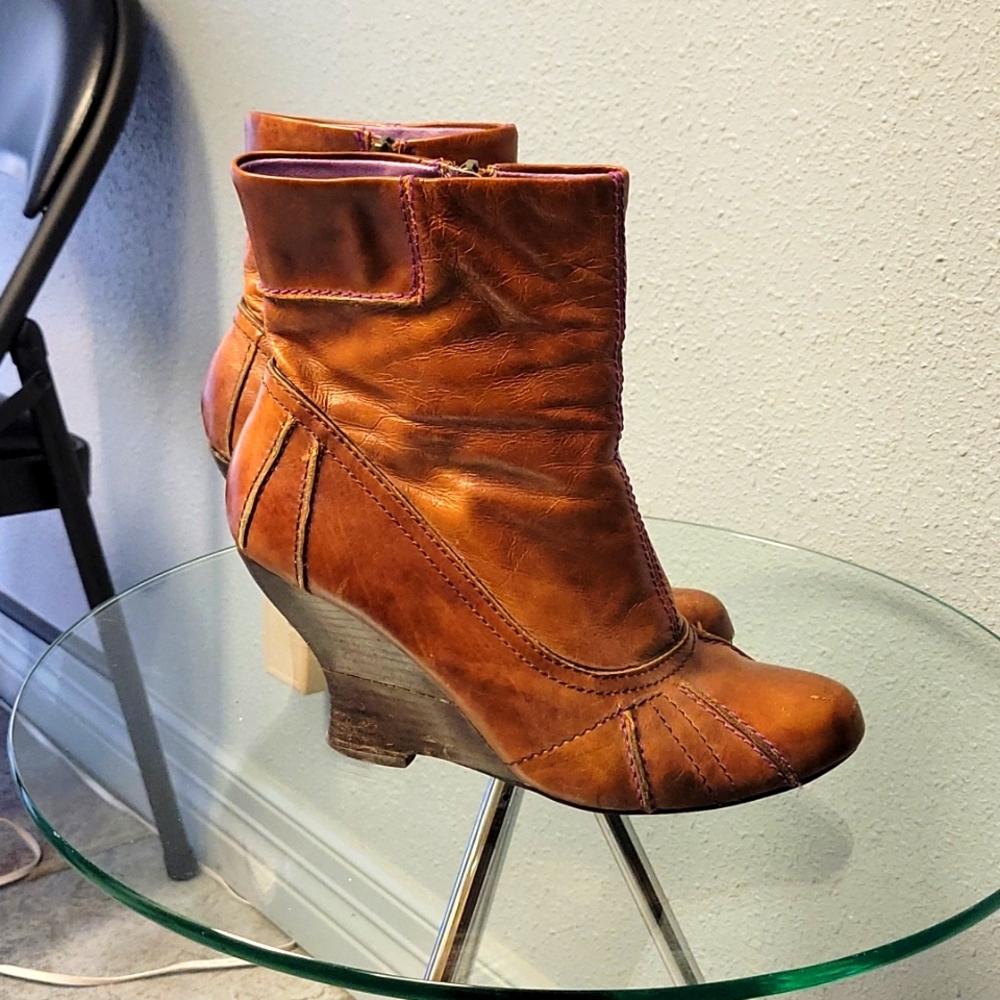 Genuine Leather Wedge boot! Size 7